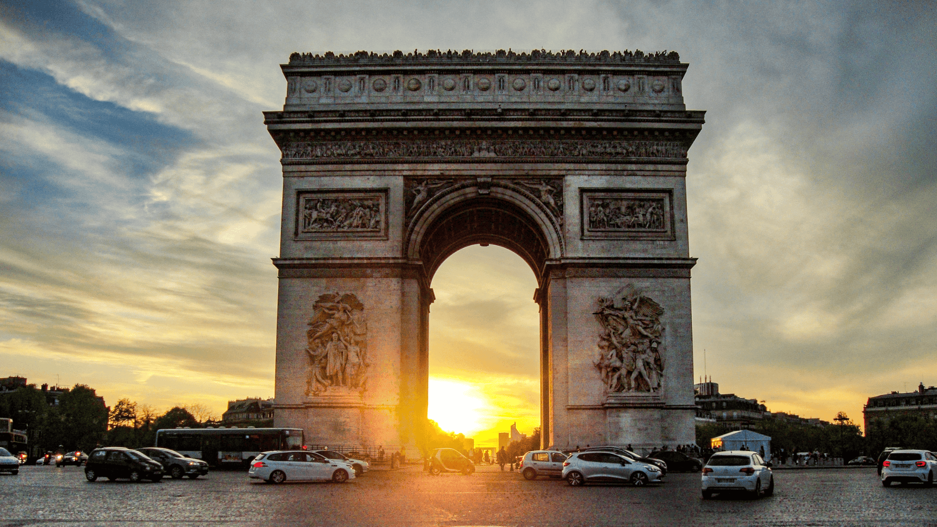 Arc-de-Triomphe-&-Sunset-Views
