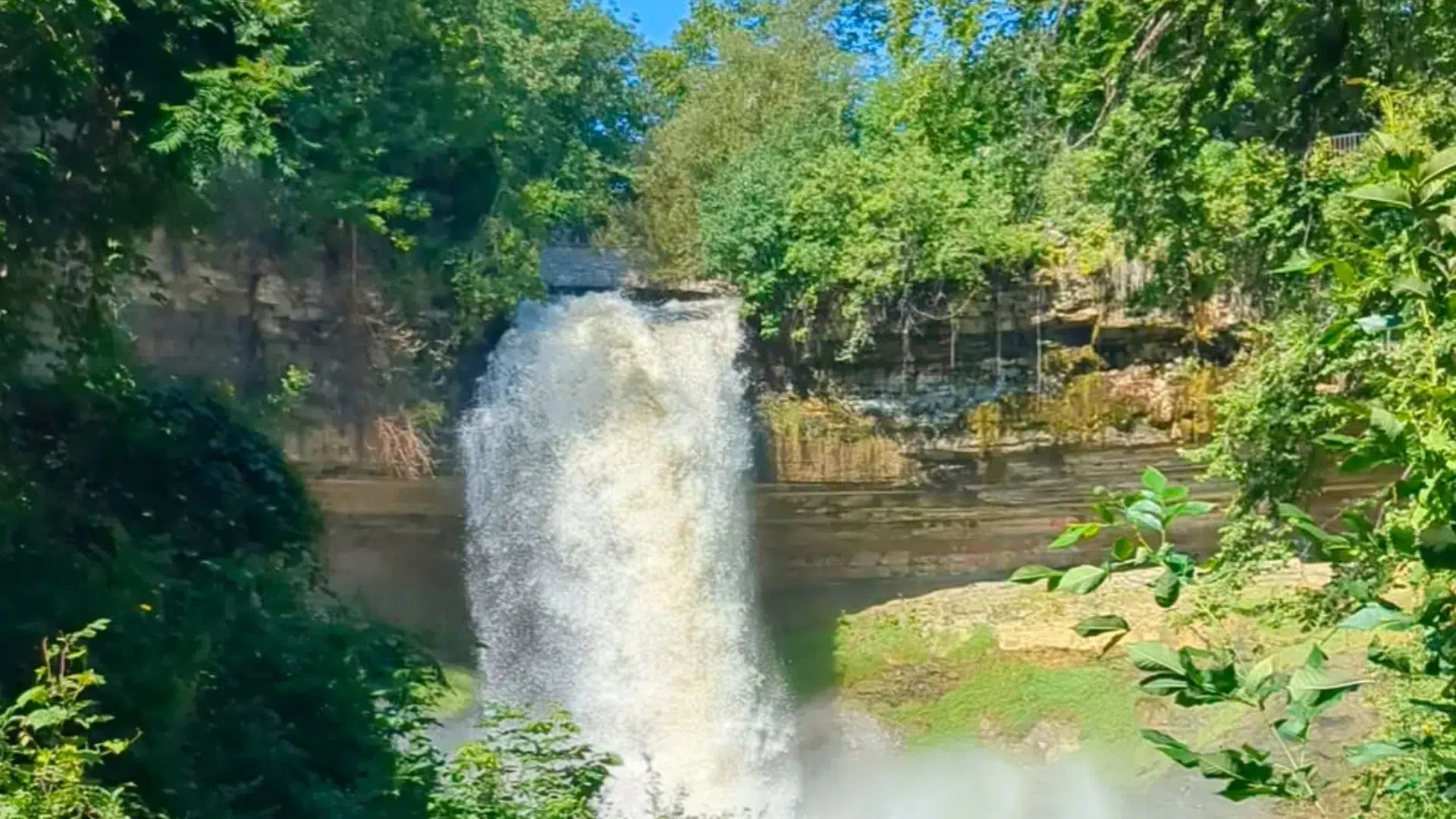 Minnesota Waterfalls in the Twin Cities.png